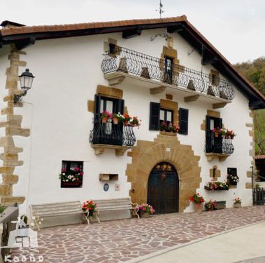 casa rural ecológica Kaaño etxea - Valle Ultzama - Navarra-Museo Apicultura Eltso