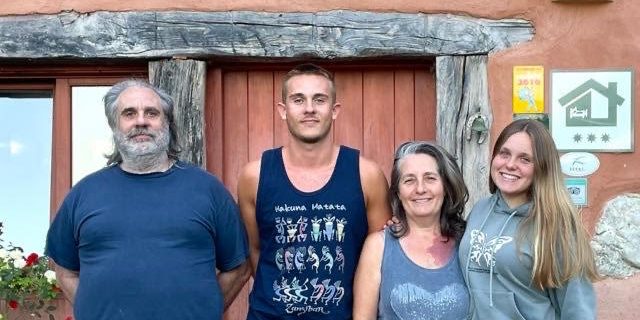 casa rural ecológica Kaaño etxea - foto familiar - Sayaka