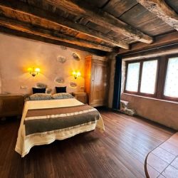 Habitación SUA dónde dormir en Navarra con vistas a la naturaleza.