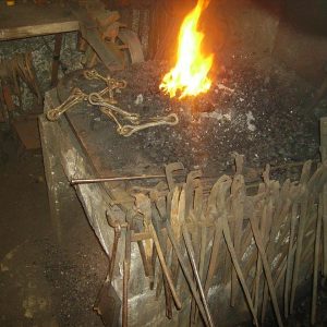 forjas Brun o centro de interpretación de la forja. artesano que ha manteinido la tradición y conocimiento familiar durante generaciones